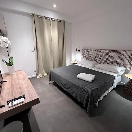 Chiara Hotel 2*