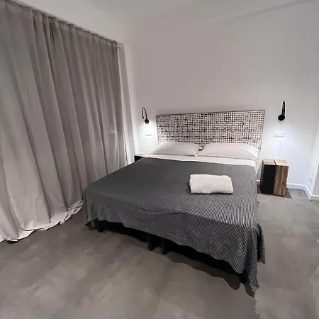 Chiara Hotel 2*