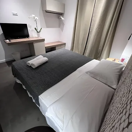 Hotel Chiara 2*