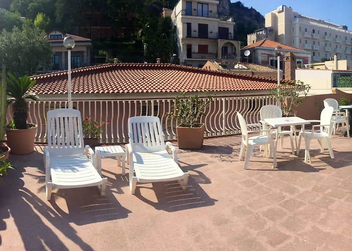 Chiara Ξενοδοχείο 2*